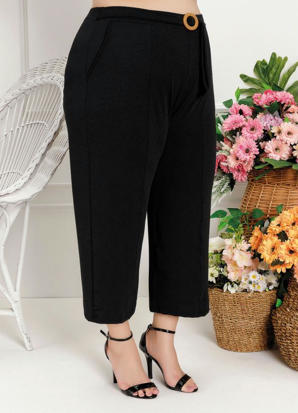 Calça Plus Size (Preta) com Faixa e Argola Calça Plus Size (Preta) com Faixa e Argola