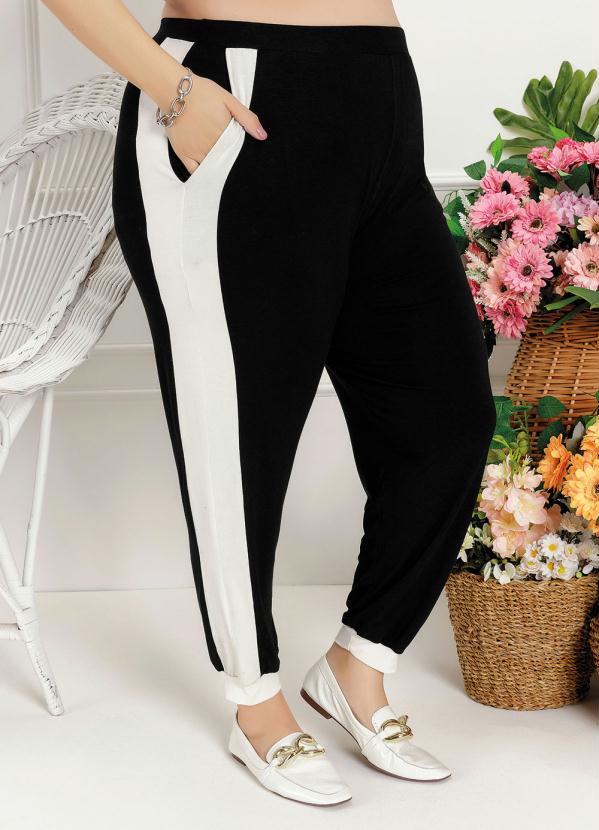Cal�a Plus Size (Preta e Branca) com Recorte