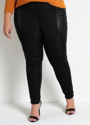 Cal�a (Preta) com Recortes em Cirr� Plus Size