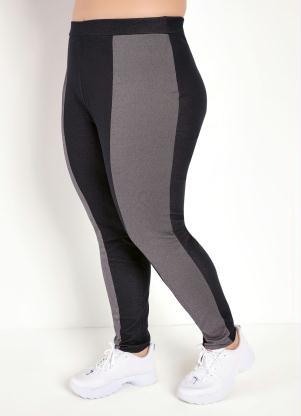 Calça (Preta) com Recortes Plus Size Calça (Preta) com Recortes Plus Size