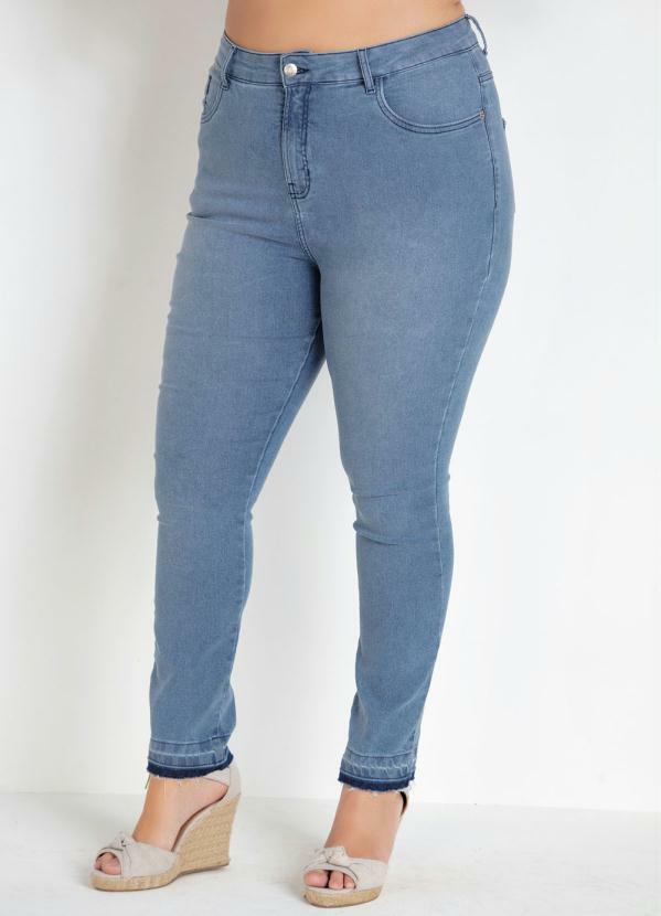 calça jeans clara plus size