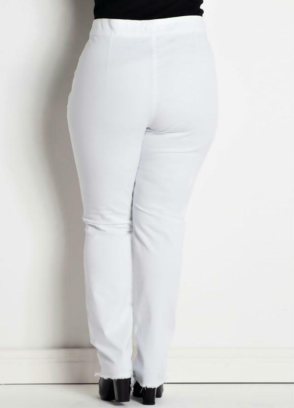 calça branca plus size