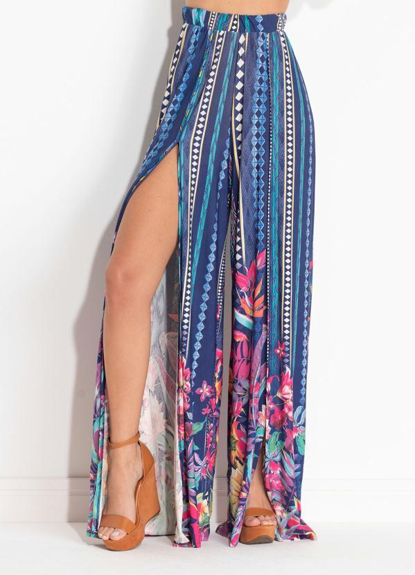 calça pantalona com fenda frontal