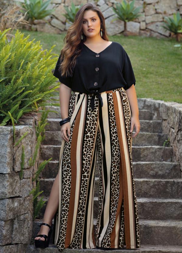 calça pantalona listrada plus size