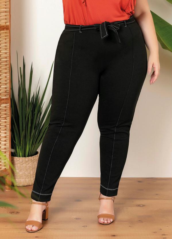 Cal�a Plus Size (Preta) com Recorte