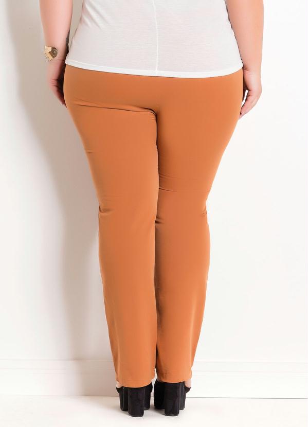 calça caramelo plus size