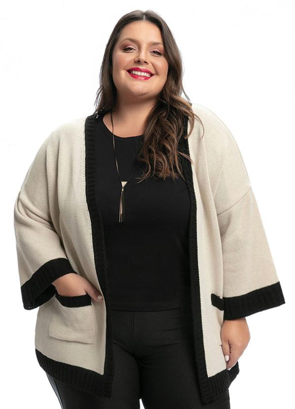 Kimono Plus Size (Bege/Preto) em Tricô Kimono Plus Size (Bege/Preto) em Tricô
