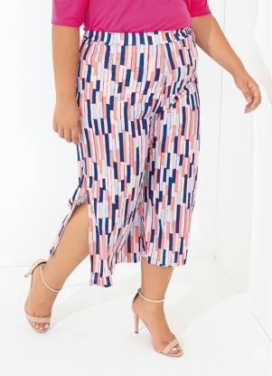 Calça Pantacourt (Abstrato) com Fendas Plus Size Calça Pantacourt (Abstrato) com Fendas Plus Size