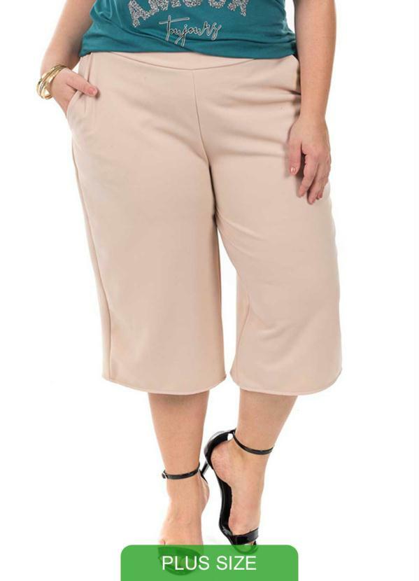 calça bege plus size