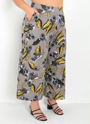 Calça Pantacourt (Floral) com Bolsos Plus Size Calça Pantacourt (Floral) com Bolsos Plus Size