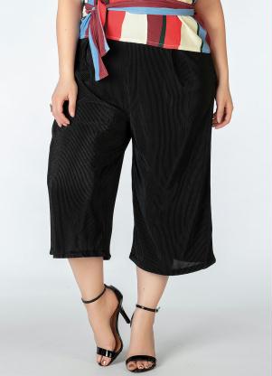 Calça Plus Size (Preta) Plissada Calça Plus Size (Preta) Plissada