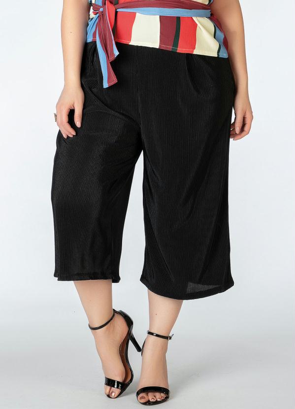 Calça Plus Size (Preta) Plissada Calça Plus Size (Preta) Plissada