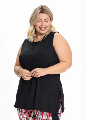 Regata Plus Size Alongada e Canelada (Preta) Regata Plus Size Alongada e Canelada (Preta)