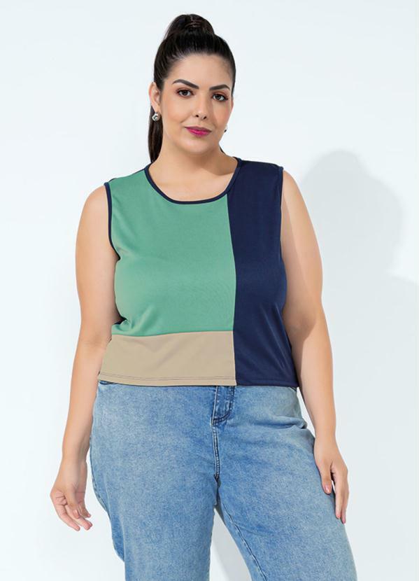 Regata (Tricolor) com Recortes Plus Size Regata (Tricolor) com Recortes Plus Size