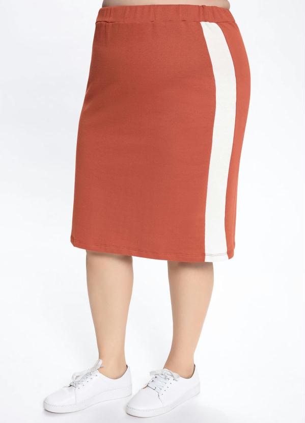 Saia Plus Size (Telha) com Recorte Saia Plus Size (Telha) com Recorte