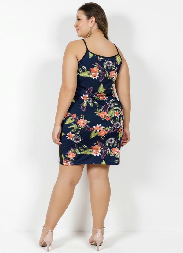 vestido floral curto plus size