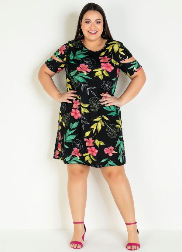 vestido floral curto plus size