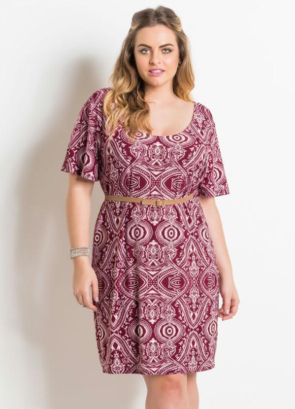 vestido plus size com cinto