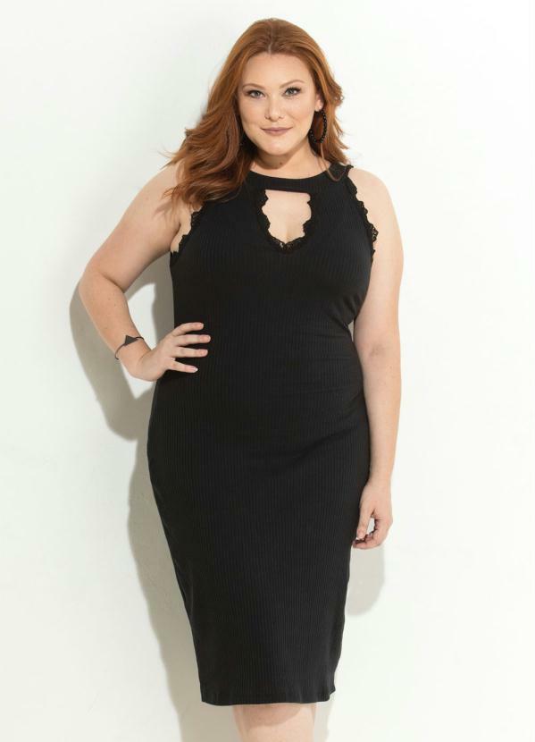 vestido gola choker plus size