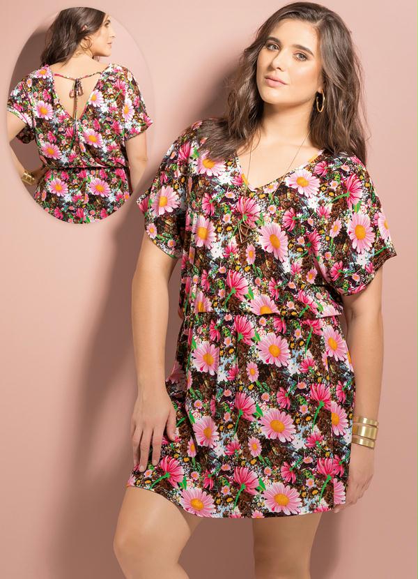 vestido floral curto plus size