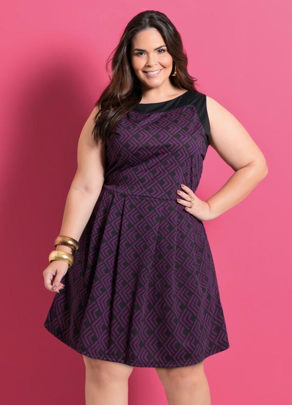 vestido evasê curto