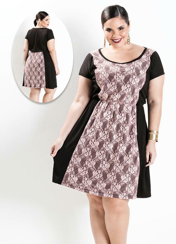 vestido de renda rosa plus size