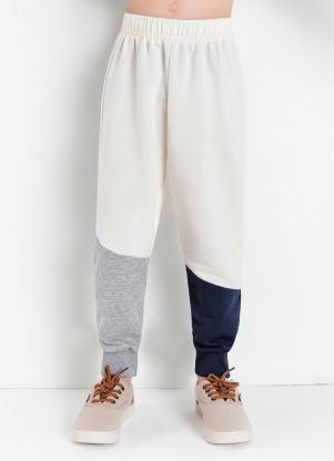 Cal�a de Moletom Infantil (Off White) com Recortes