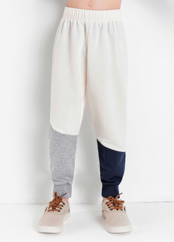 Cal�a de Moletom Infantil (Off White) com Recortes