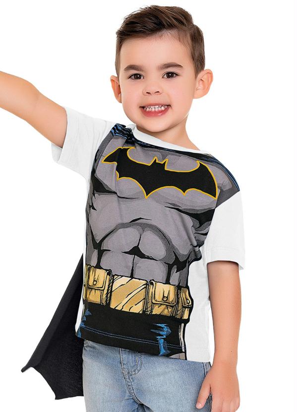 camiseta com capa batman