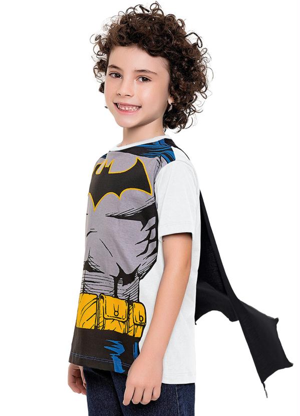 camiseta com capa batman